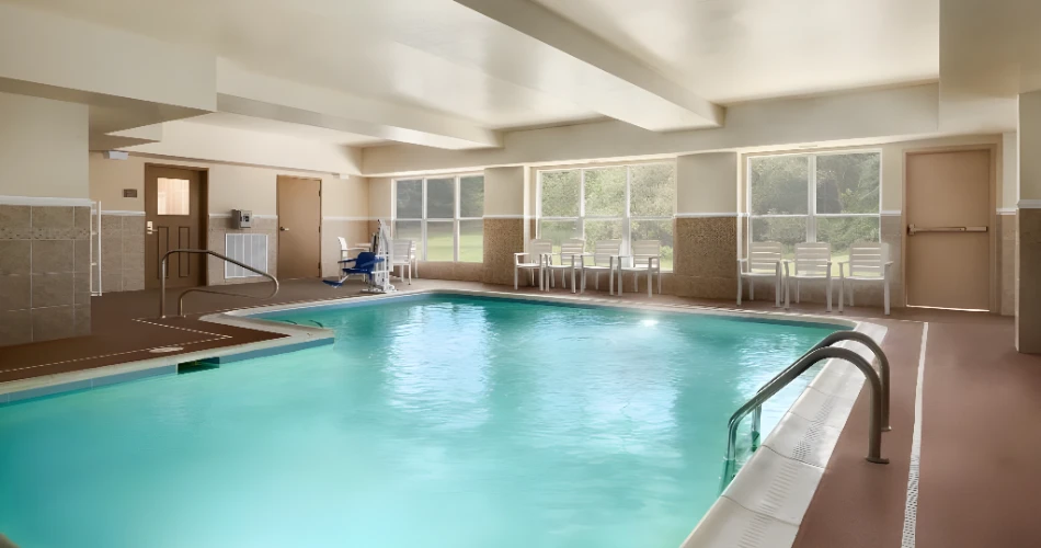 Family-Friendly Hotels with Pools Near Kings Dominion