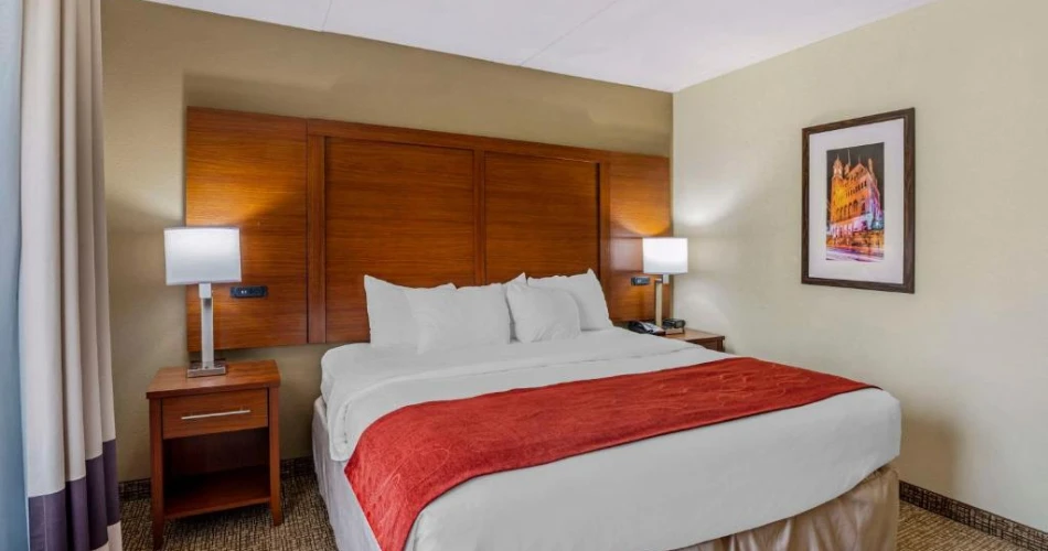 Family-Friendly Hotels with Pools Near Kings Dominion