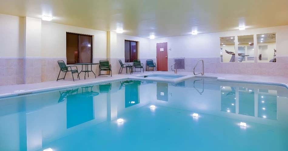 Family-Friendly Hotels with Pools Near Kings Dominion
